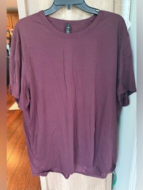 lululemon athletica Men's Crew Neck Tee - Burgundy